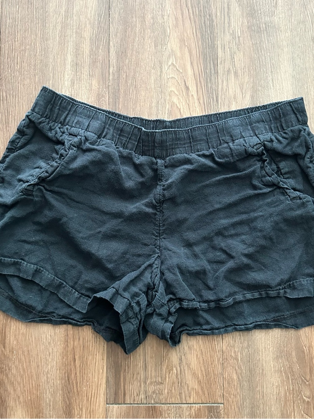 Lilly Pulitzer Women's Shorts Buttercup Linen Black  XL Elastic Waist Pockets